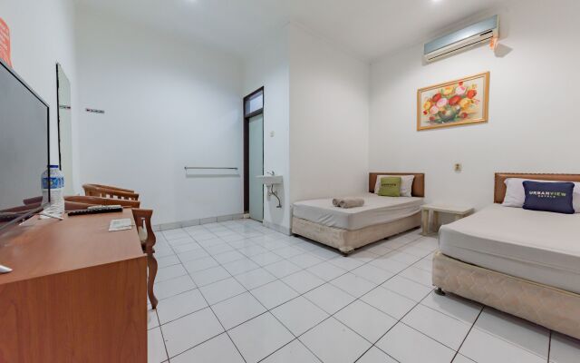 RedDoorz @ Hotel Pondok Kurnia near Buah Batu Bandung