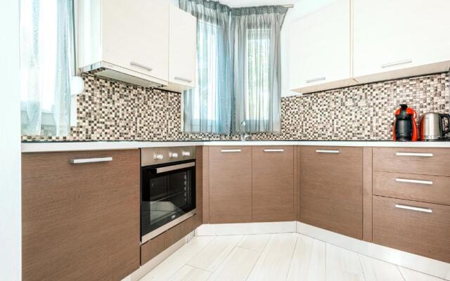 Design Suites Efharis (Syrah)