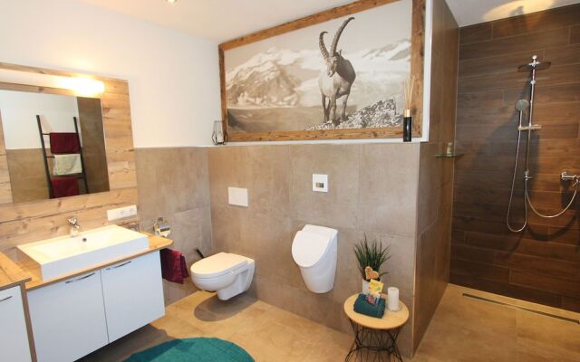 Valley-view Apartment With Garden in Wenns