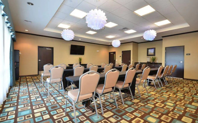Comfort Inn & Suites Oklahoma City West - I-40