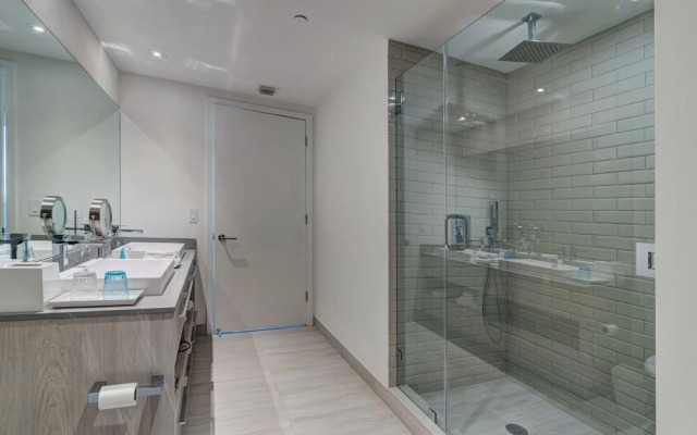 Hyde Beach House Private Suites