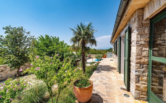 Nice Home in Lisicic With Wifi and 3 Bedrooms