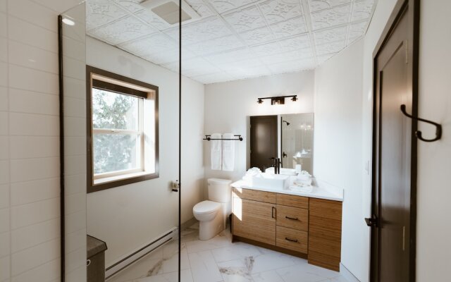 The Flying Steamshovel Inn