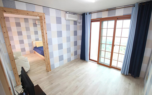 Anmyeondo Badaneun-boigo Pension