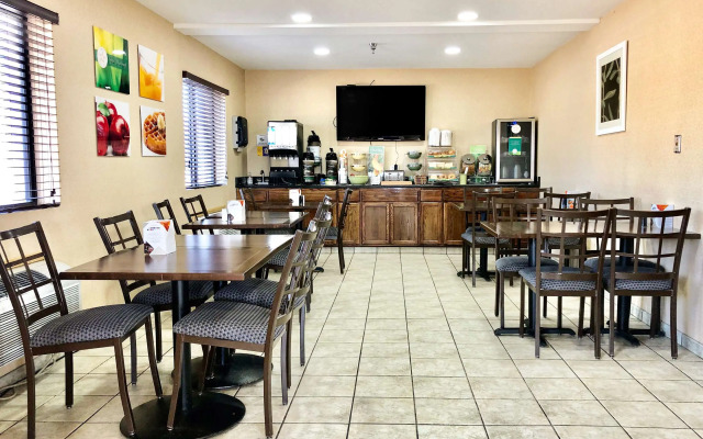 Quality Inn I-70 at Wanamaker