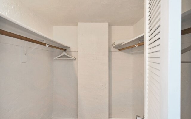 Destination Stays-Ocean View Condo Miami
