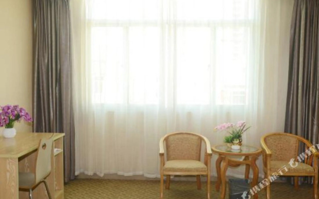Binhai Yiliu Liu Hotel (Shishi Station Jingsheng Road Store)