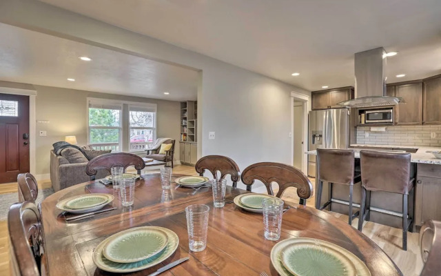 Family-friendly Redmond Getaway: Walk to Dtwn