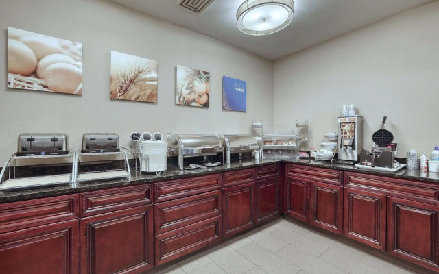 Comfort Suites Appleton Airport