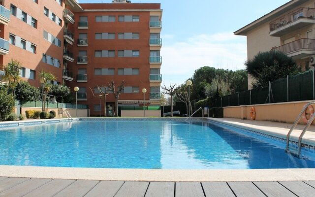 Suitur beach apartment with pool