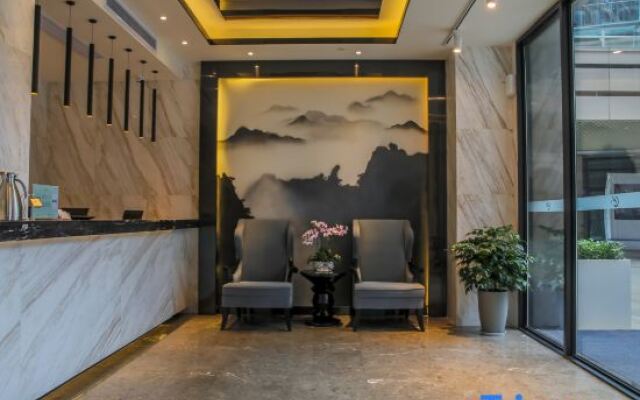 MOUNT WELL RESORT HOTEL Light Luxury Hotel (Chongqing Happy Valley Halo Shopping Park)
