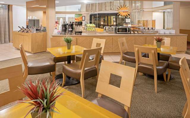 La Quinta Inn & Suites by Wyndham Salt Lake City - Layton