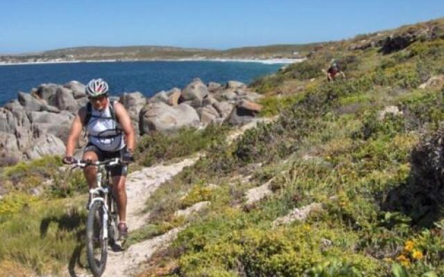 Malindila Apartment & House