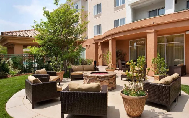 Courtyard Ventura Simi Valley