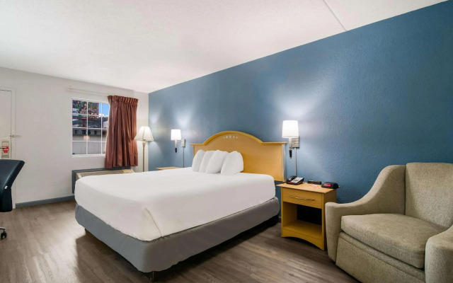 Econo Lodge Branson Theater District