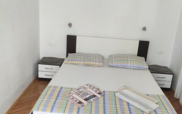 Apartment IV&AN