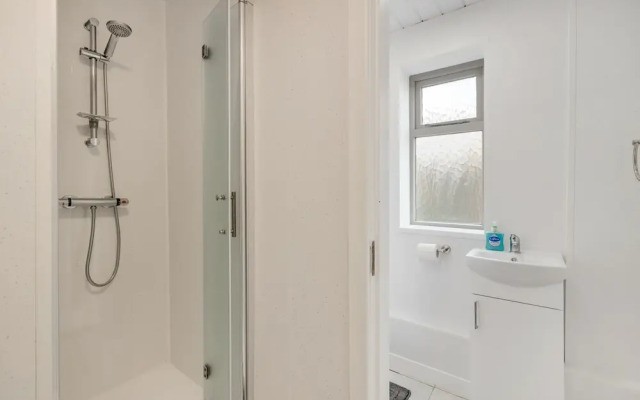 Queens Crest by Sasco Apartments