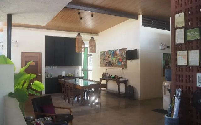 Ceda Guest House by HiveRooms