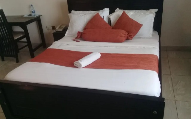 Hotel Wagon Wheel
