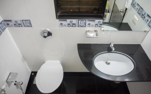 10765 Hotel Tanish