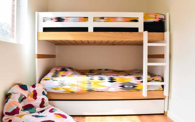 Light And Airy North Bondi Apartment