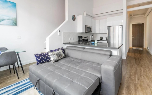 2BR 2 Storey Loft Free Parking Gym