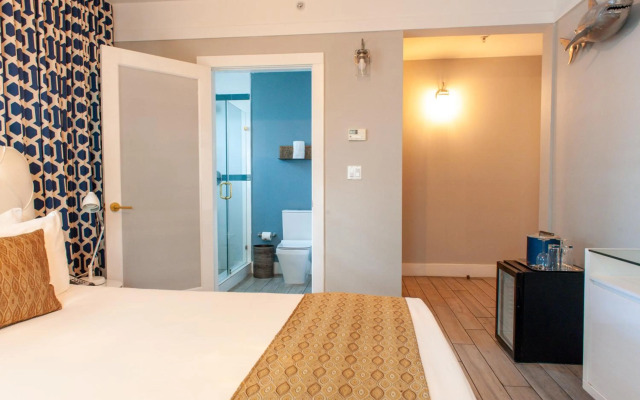 Oceanside Hotel and Suites