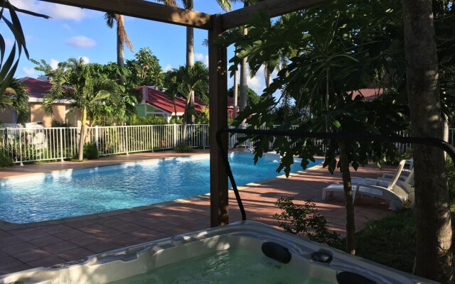 Hotel Oasis