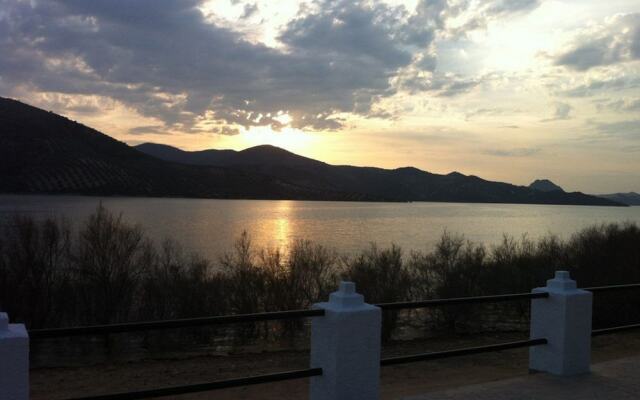 Alojamiento Rural Lago de Andalucía - Hostel