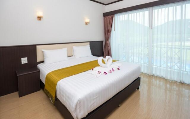 Swan Lake Hotel Sattahip