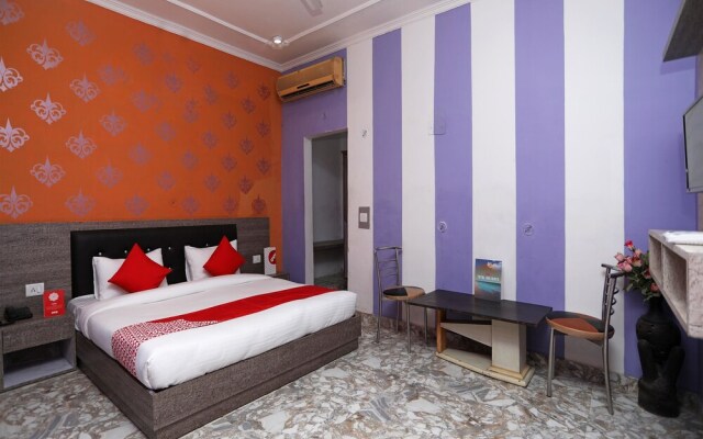 Royal Palace by OYO Rooms