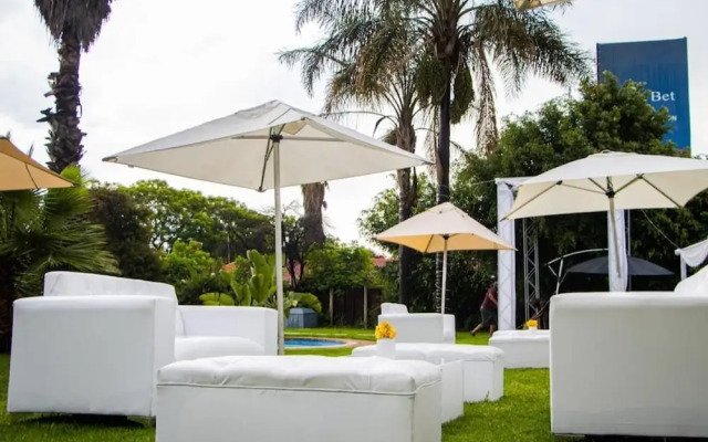 William Nicol Apartments by Monte La Vue