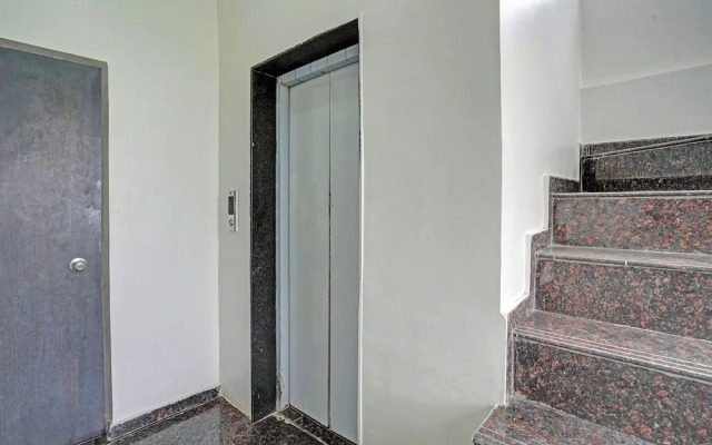 Fabhotel Royal Inn I