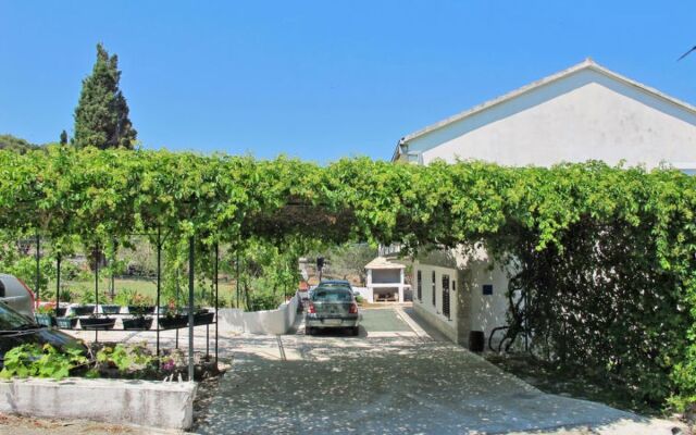 Apartment Klarić Ammoudi 25978