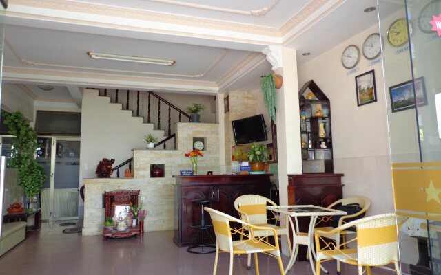 Phuong Tung Dalat Hotel