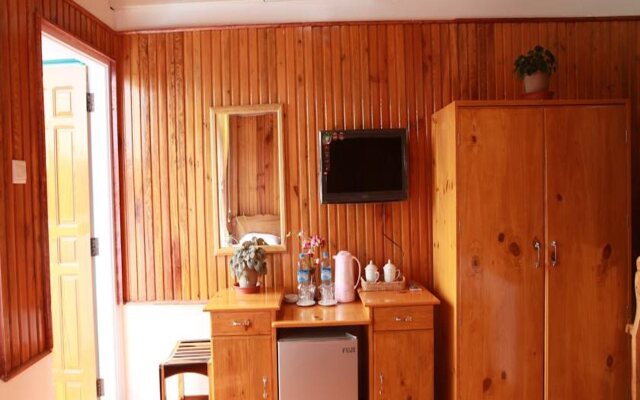 Pine Breeze Hotel