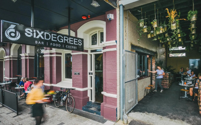 Six Degrees Boutique Hotel