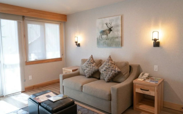 Tunnel Mountain Resort