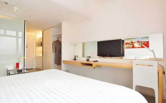 60 West Hotel