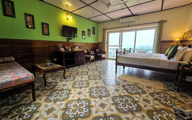 Udechee Huts Hotel