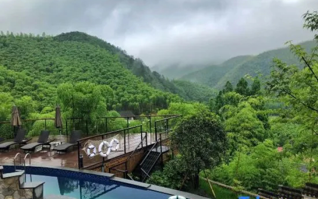 Xizhu Yunjian Hot Spring Villa