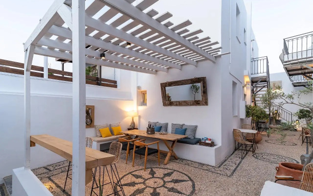 F Fine Suites- Adults Only