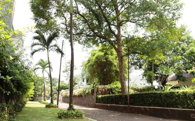 OYO 154 Griya Patria Guest House