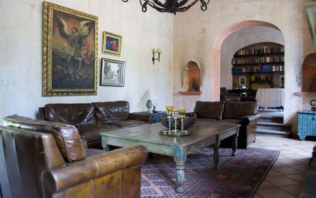 Posada de Los Leones