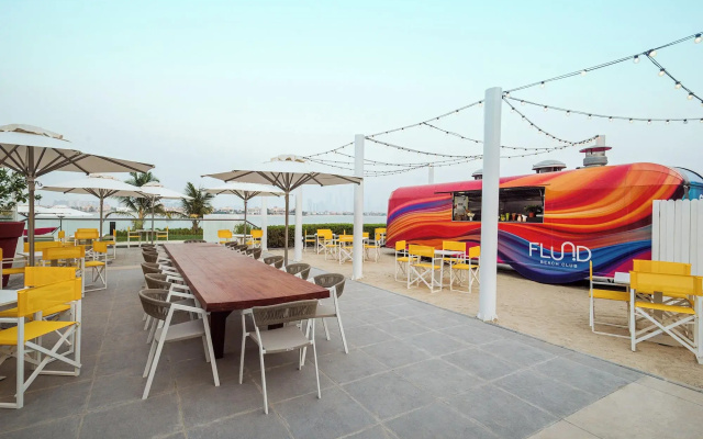 Th8 Palm Dubai Beach Resort, Vignette Collection, by IHG