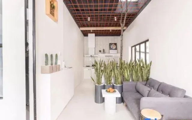 Dali 9030 Design Homestay