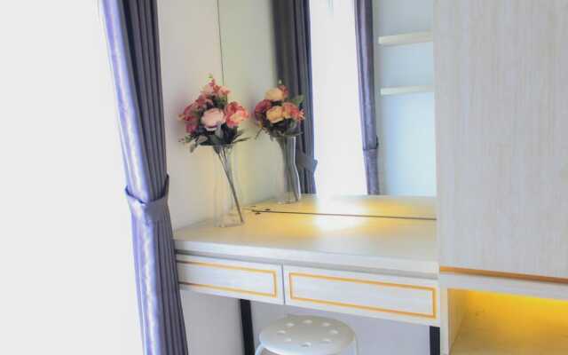 Clean and Comfort 2BR Apartment M-Town Residence