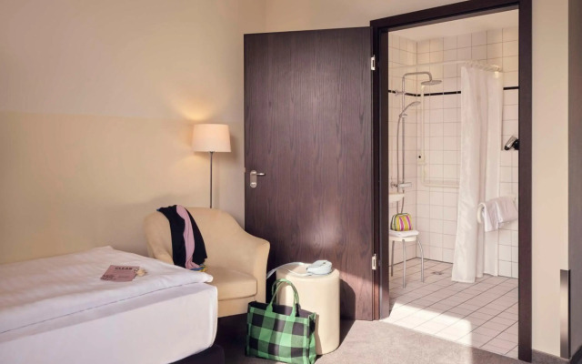 Metropolitan Hotel by Flemings
