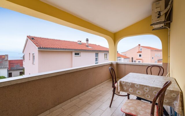 Nice Apartment Silvia 4 for 3 Persons