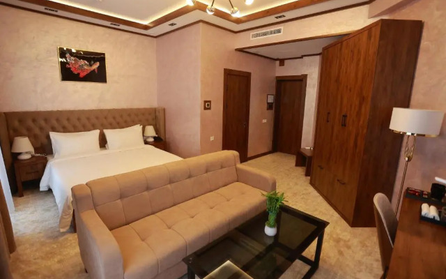 Regal Hotel by Grand